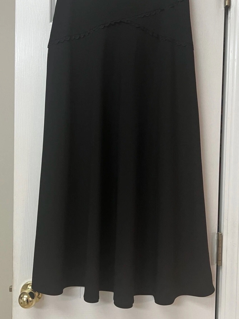 Yarns & Stitches Black Women Skirt Size 6